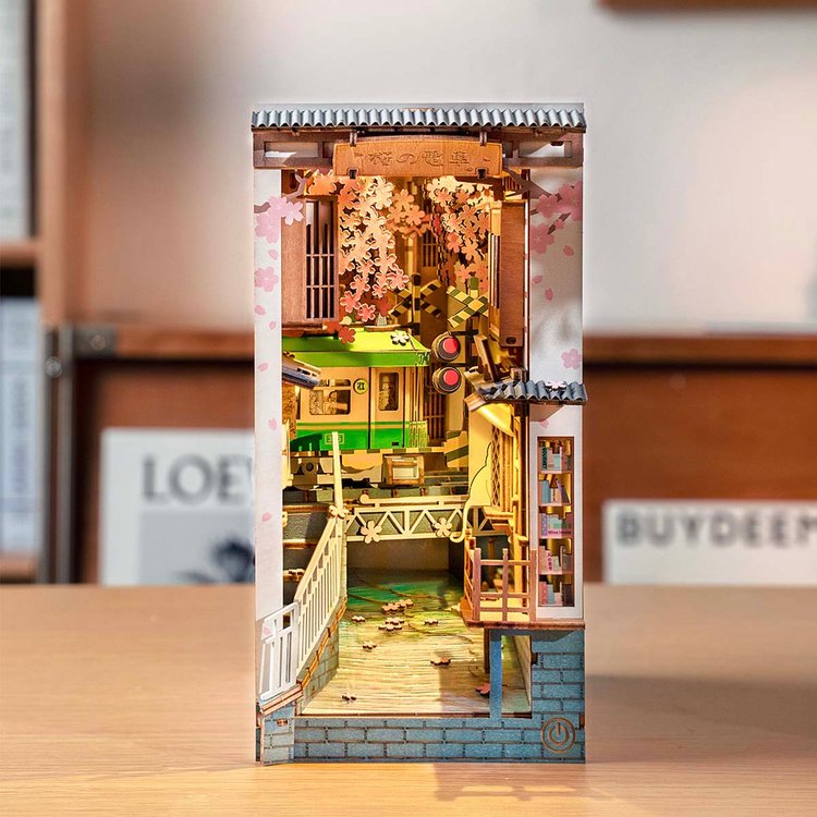 ROBOTIME ROLIFE DIY BOOK NOOK SAKURA DENSYA