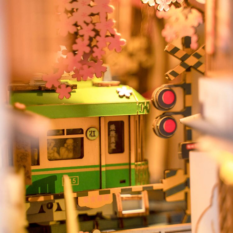 ROBOTIME ROLIFE DIY BOOK NOOK SAKURA DENSYA