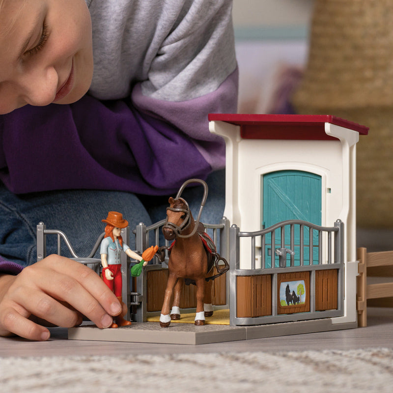 SCHLEICH HORSE CLUB HORSEBOX HANNAH & CAYENNE