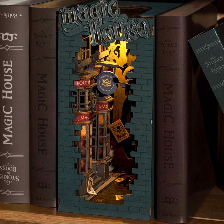 ROBOTIME ROLIFE DIY BOOK NOOK MAGIC HOUSE
