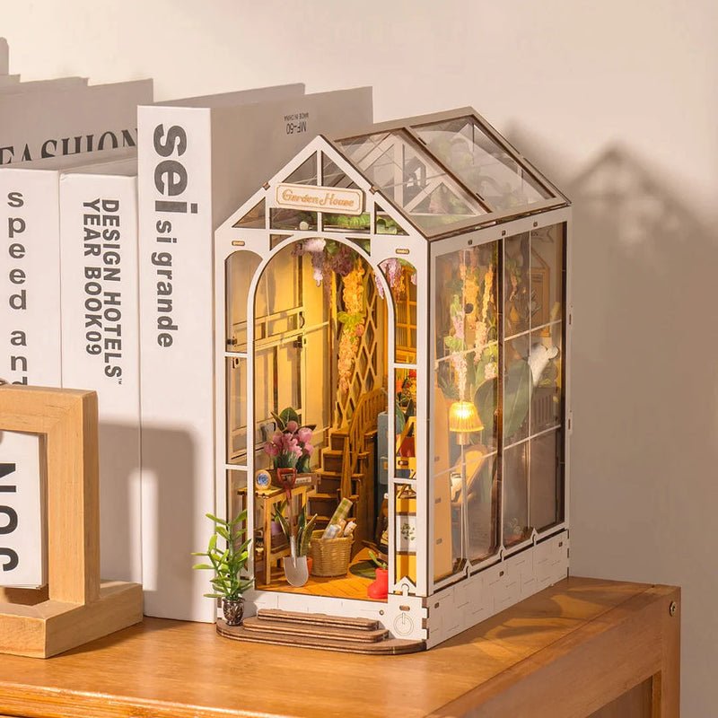 ROBOTIME ROLIFE DIY BOOK NOOK GARDEN HOUSE