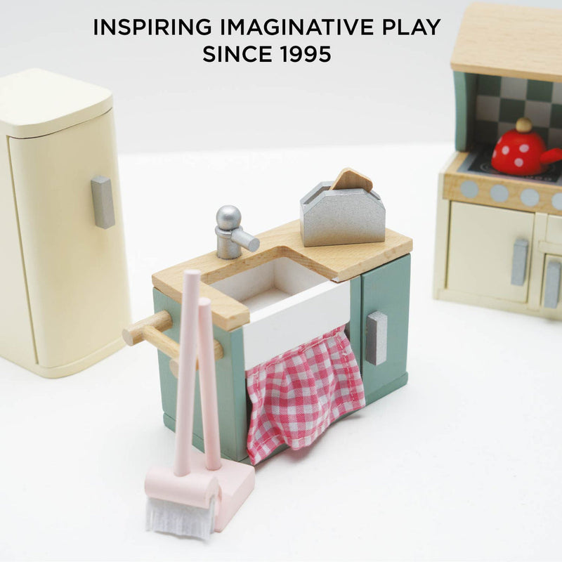 LE TOY VAN WOODEN DOLLS HOUSE KITCHEN