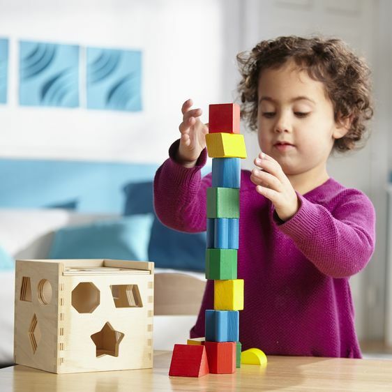 MELISSA & DOUG SHAPE SORTING CUBE