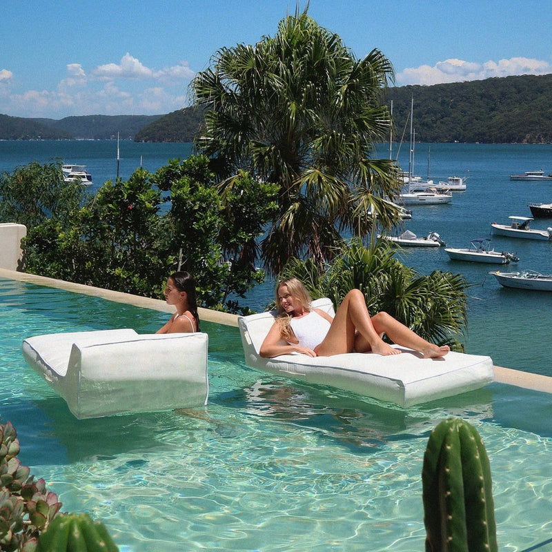 SUNNYLIFE LUXE LIE-ON LOUNGER- CASA BLANCA