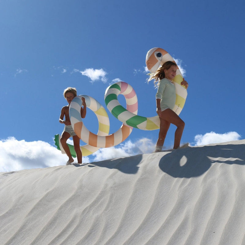 SUNNYLIFE GIANT INFLATABLE NOODLE POOLSIDE