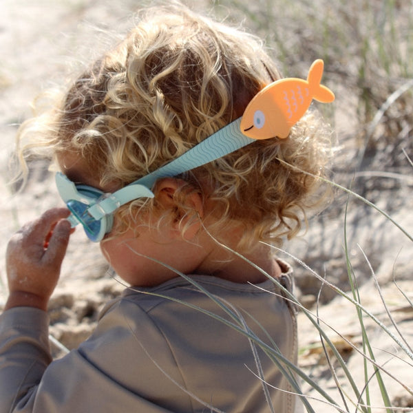 SUNNYLIFE KIDS SWIM GOGGLES- FINN THE FISH