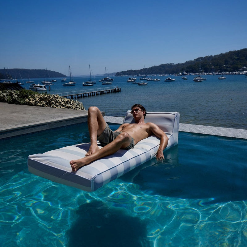 SUNNYLIFE LUXE LIE-ON LOUNGER LAZY DAYS- BLUE STRIPE