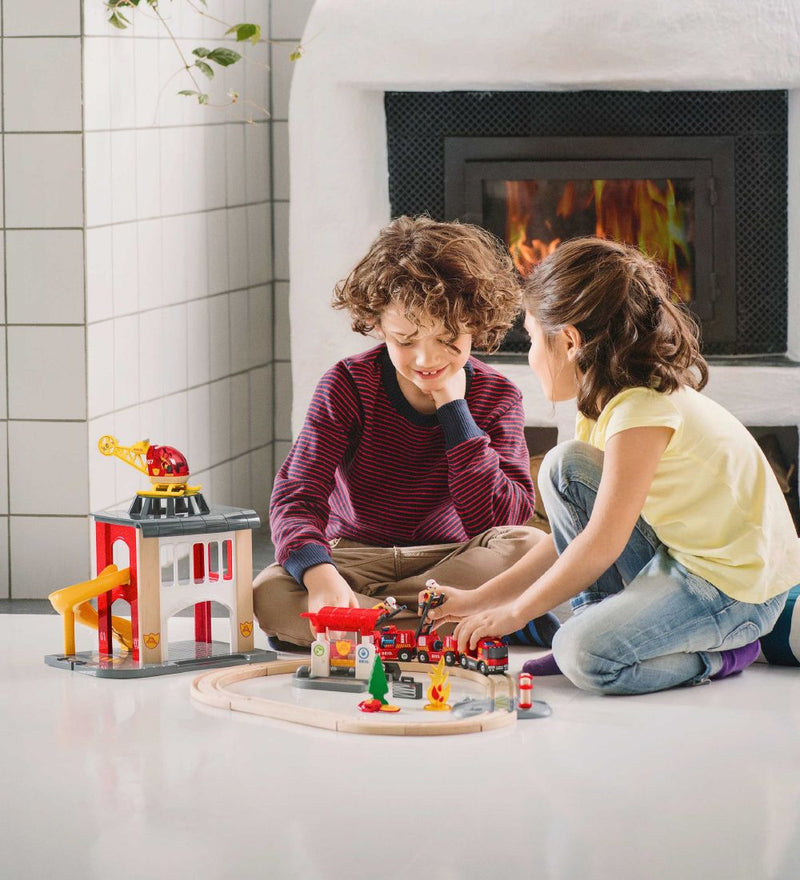 BRIO TRAIN SET - FIREFIGHTER SET – Assef's