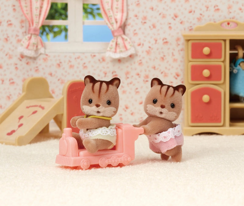 SYLVANIAN FAMILIES WALNUT SQUIRRELL TWINS