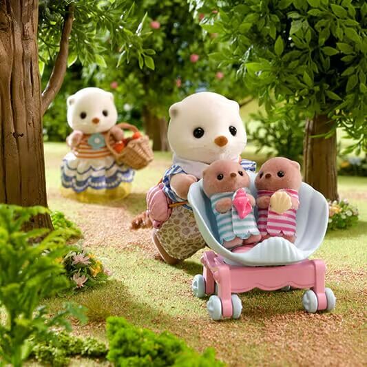 SYLVANIAN FAMILIES SEA OTTER FAMILY