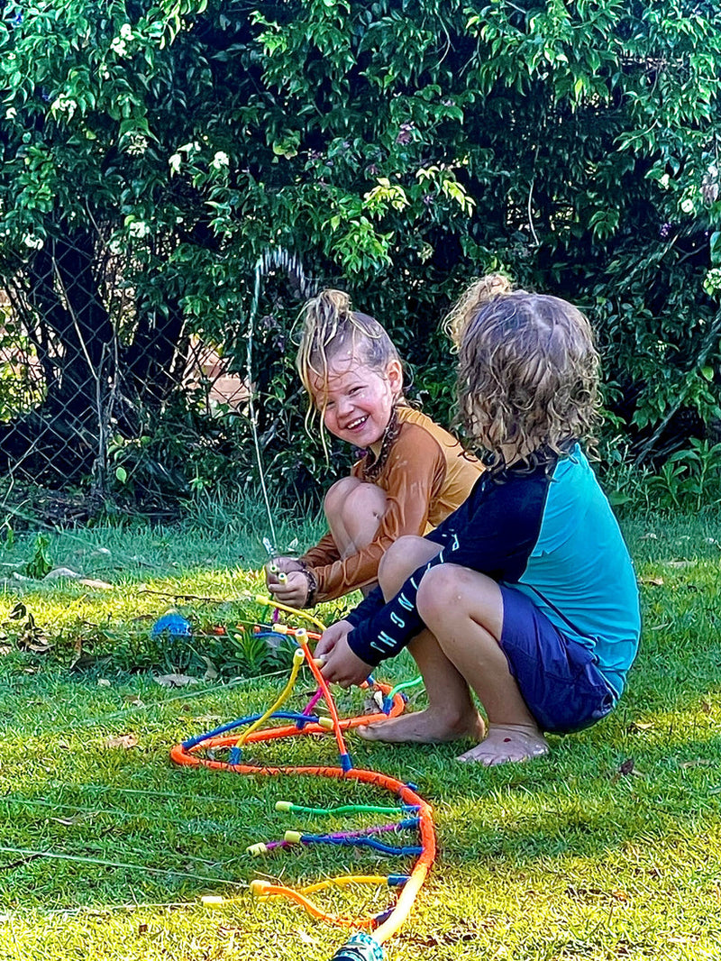 GO PLAY! WIGGLIN' WATER SPRINKLER