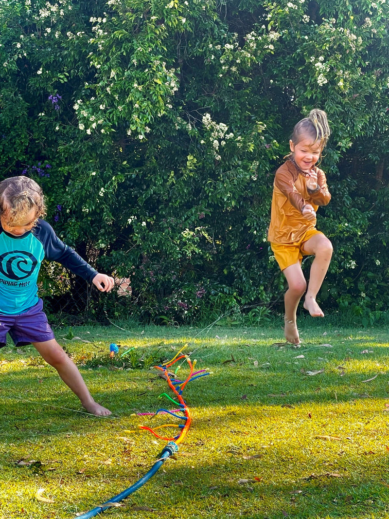 GO PLAY! WIGGLIN' WATER SPRINKLER