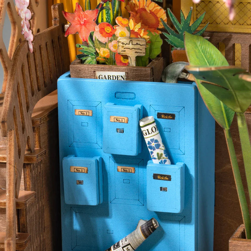ROBOTIME ROLIFE DIY BOOK NOOK GARDEN HOUSE