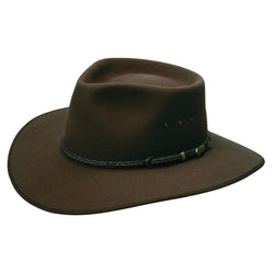 The Fawn Akubra Cattleman Hat features a pinch crown and broad, dipping brim with eyelet vents. Make the most of reduced prices on all of our Akubras online, and receive free shipping if you spend over $200.