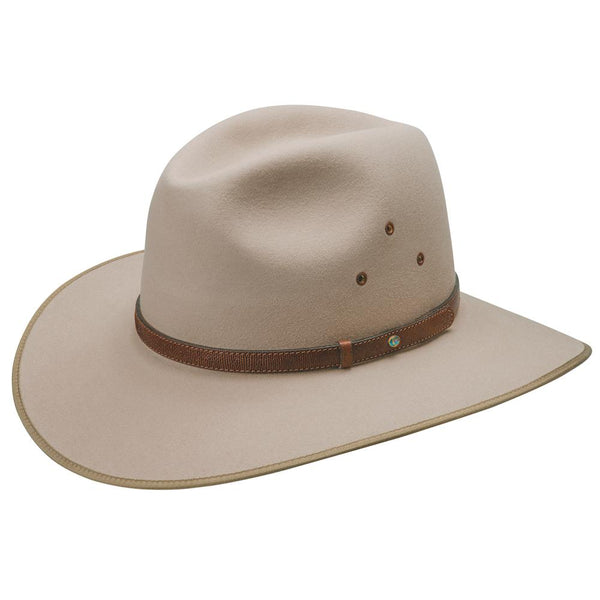 A true Aussie style hat. Named for Australia's famed source of opals, the Sand Akubra Coober Pedy Hat features a Kangaroo Tail Band with Authentic Australian Opal, eyelet vents and satin lining. Make the most of reduced prices on all of our Akubras online, and receive free shipping if you spend over $200.