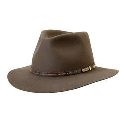 A hat designed for casual wear but also suitable for formal occasions. The Fawn Akubra Leisure Time Hat features a bonded leather band with feather insert and satin lining. Make the most of reduced prices on all of our Akubras online, and receive free shipping if you spend over $200.