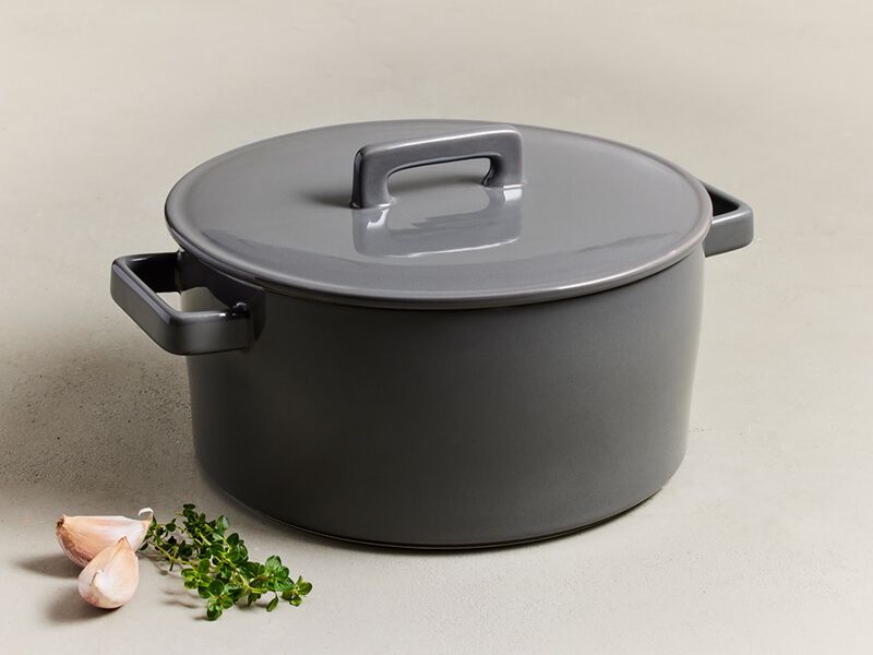 Maxwell & Williams Epicurious Round Casserole 3L Grey Gift Boxed