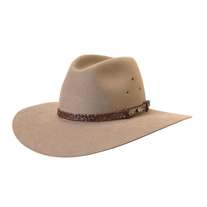 The Bran Akubra Riverina Hat features a quality six plait leather band and triangular shaped eyelet ventilation. This hat has proved to be very popular since its introduction in 2011. Make the most of reduced prices on all of our Akubras online, and receive free shipping if you spend over $200.