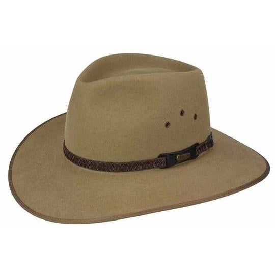 With its broad dipping brim, the Sorrel Tan Akubra Tablelands Hat offers great all-round protection and style. It features a pinch crown and broad dipping with a laced band and eyelet vents. Make the most of reduced prices on all of our Akubras online, and receive free shipping if you spend over $200.